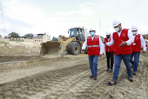 Más de 3 000 obras valorizadas en S 29 9 mil millones están paralizadas