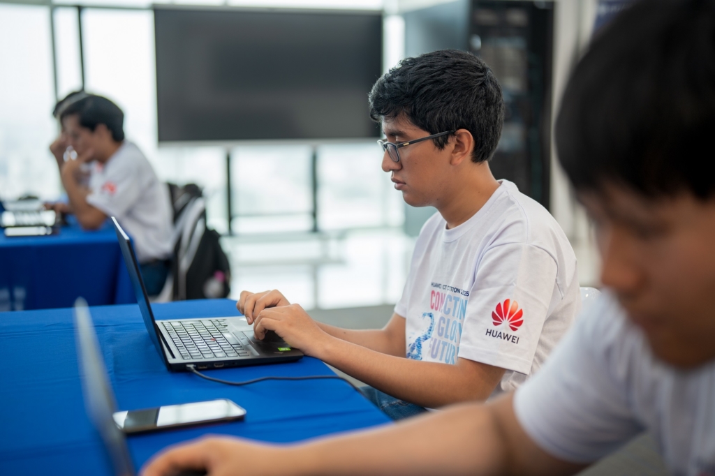 Para fortalecer estas competencias, seis equipos peruanos han clasificado a la Fase Regional del ICT Competition 2025.