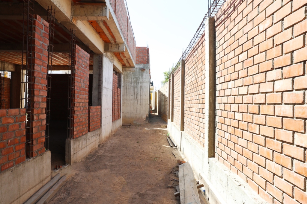 El Minsa a través del Pronis, anunció la adjudicación de la buena pro para culminar la construcción del Centro de Salud Las Lomas, en Piura.